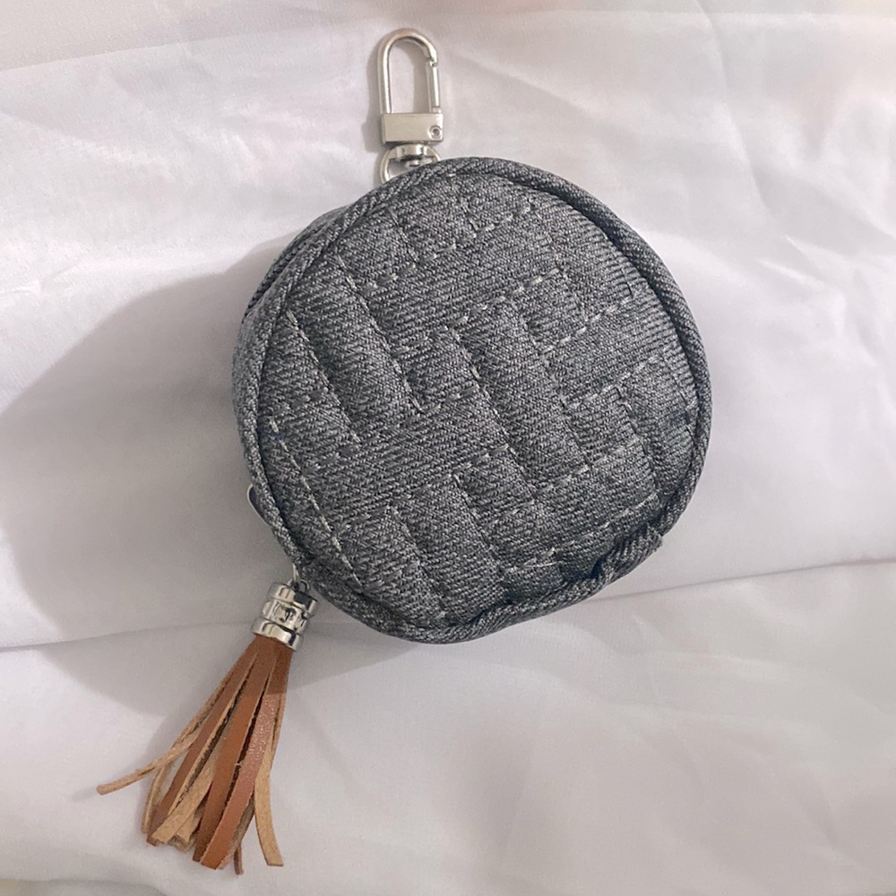 Keychain pouch • 3”
